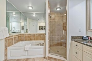 Shower, jetted bath, hair dryer, towels