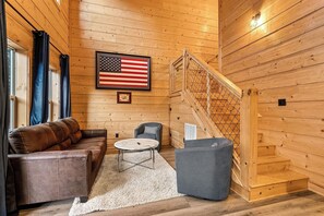 Smart TV - Pixie Hollow 819-Serene Mountain Escape-Sleeps 8 (Sevierville)