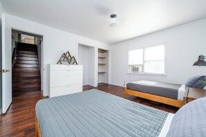 4 Schlafzimmer, Bügeleisen/Bügelbrett, WLAN, Bettwäsche