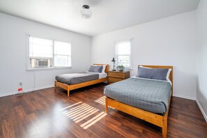 4 chambres, fer et planche à repasser, Wi-Fi, draps fournis