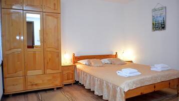 5 camere, ferro/asse da stiro, Wi-Fi, lenzuola