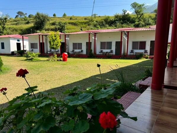 المنشأة من الخارج