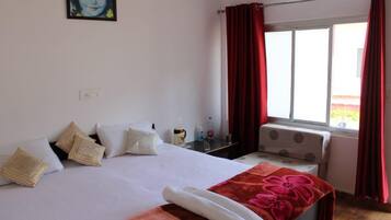 Casa de campo de lujo, vistas al jardín | 1 dormitorio y espacio para trabajar con un portátil