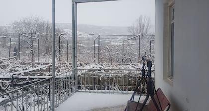 3-bedroom apartment in fabulous Gori with AC, WiFi