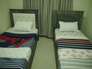 3 chambres, fer et planche Ă repasser, Wi-Fi, draps fournis