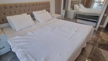 1 bedroom, iron/ironing board, travel crib, WiFi