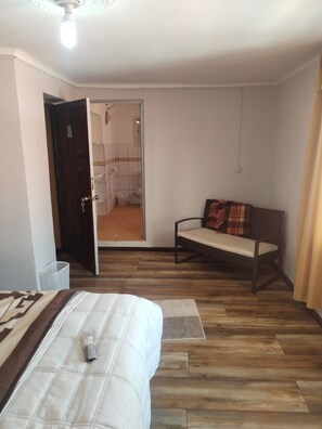 1 bedroom, iron/ironing board, WiFi