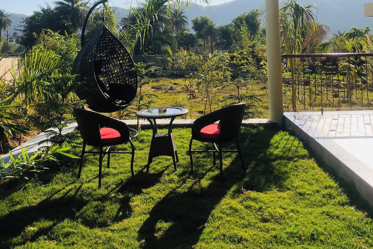 Superior Double Room, Garden View | In-room safe, desk, laptop workspace, free WiFi