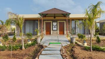 Superior-Doppelzimmer, Gartenblick | Zimmersafe, Schreibtisch, laptopgeeigneter Arbeitsplatz