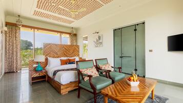 In-room safe, desk, laptop workspace, free WiFi