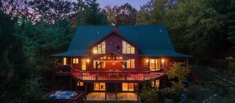 Monthly and Seasonal Large Petite Lake 4/4 Lakehouse Retreat with Hot Tub