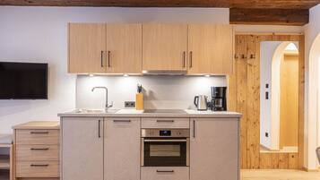 Apartment | Eigene Küche | Kochgeschirr/Geschirr/Besteck