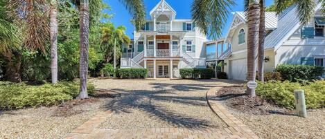 Studio (4 Bedrooms) | Front of property