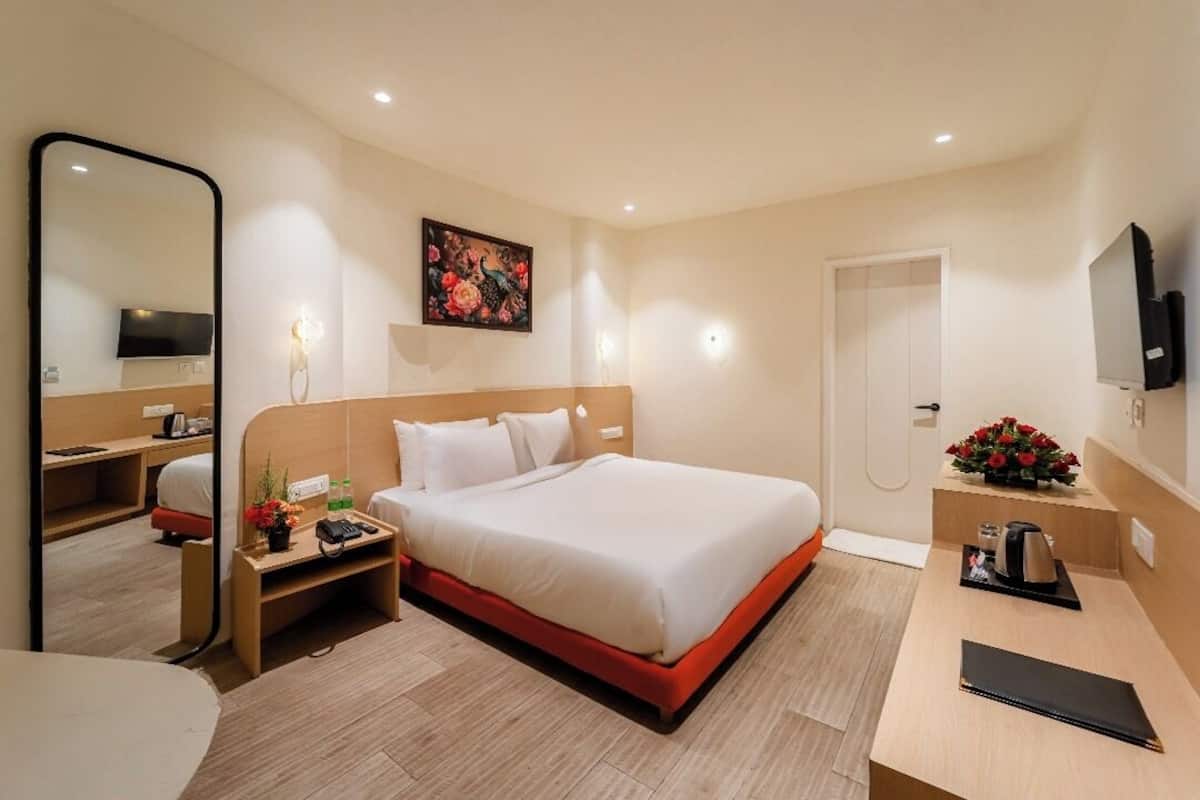 Deluxe Double Room, City View