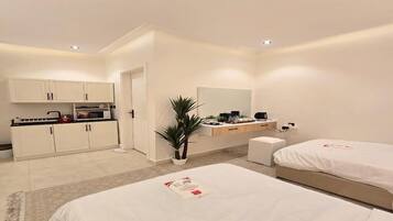 1 camera, ferro/asse da stiro, lenzuola