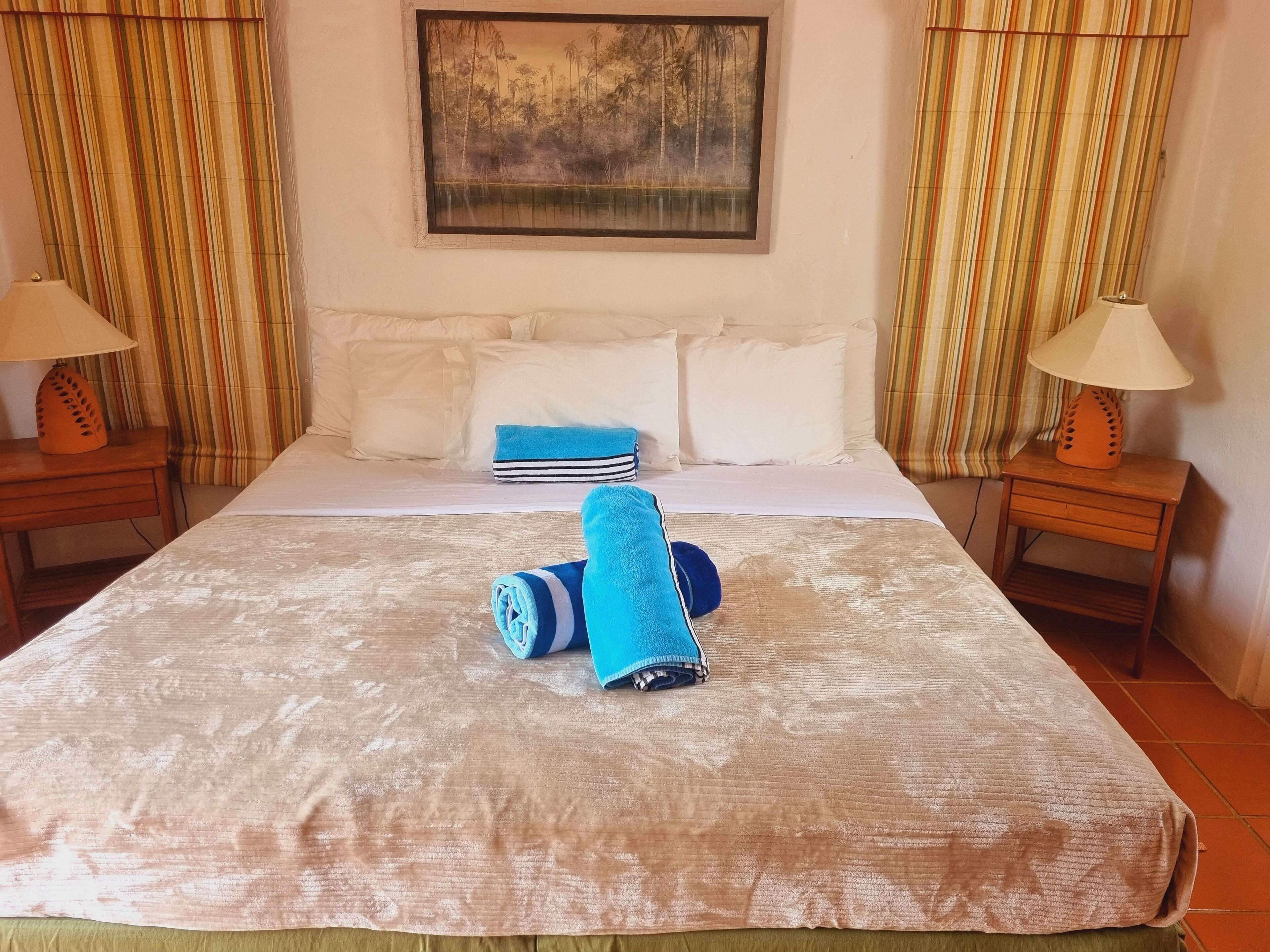 3 slaapkamers, een strijkplank/strijkijzer, reisbedje, wifi