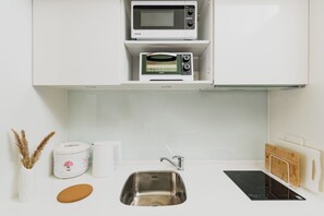 Private kitchen - Stylish & Convenient 1B1b attached to Taipei Main Station (Taipei City)