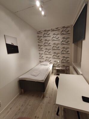 Single Room | Soundproofing, free WiFi - 11rum&kök  (Sandviken)