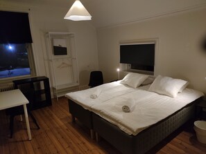 Standard Double Room | Soundproofing, free WiFi - 11rum&kök (Sandviken)