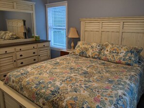 3 chambres, fer et planche à repasser, Wi-Fi, draps fournis