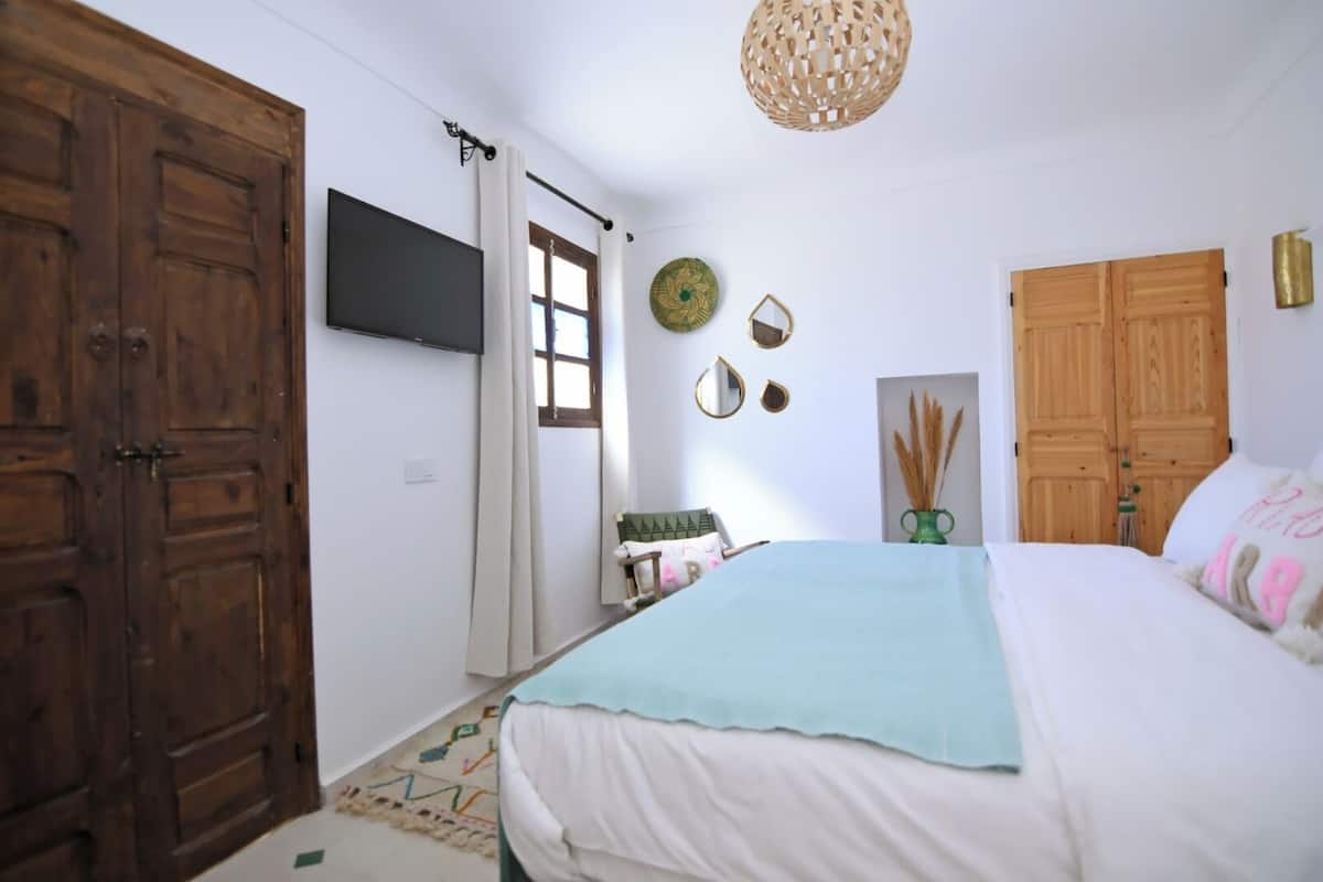 Doppel- oder Zweibettzimmer, Blick auf den Innenhof | Verdunkelungsvorhänge, kostenloses WLAN