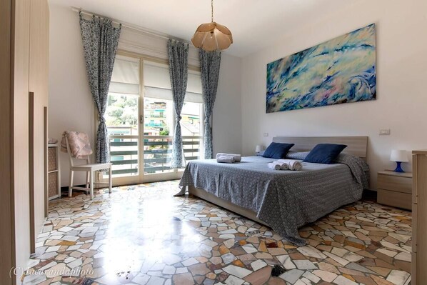 3 室のベッドルーム、アイロン / アイロン台、WiFi (無料)