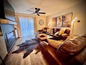 Smart TV, lareira, escritórios