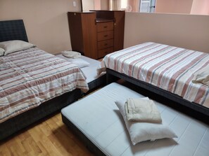 1 bedroom, iron/ironing board, free WiFi