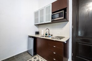 Departamento, 1 habitación | Cocina privada | Cafetera y tetera y toallas de papel