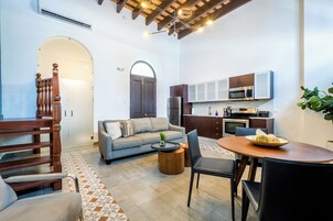 Apartment, 2 Bedrooms, Balcony | Interior detail