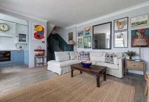 Televisie en een open haard