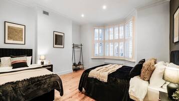 2 bedrooms, iron/ironing board, Internet, bed sheets