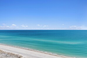 On the beach - NEW 15th Floor Gulf View - Balcony - Pool - Hot Tub (Pensacola Beach)