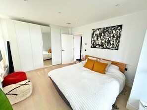 1 chambre, bureau, Wi-Fi, draps fournis