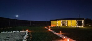 Property grounds - Cozy mobile home in charming Old Orhei with AC, WiFi (Old Orhei)