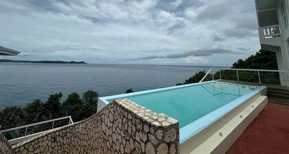 April Villa - Luxury 2 Bed, 2 Bath Apartment with Panoramic Ocean Views