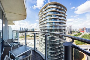 Exterior - Koks Heights Executive One Bed Apartment (London)