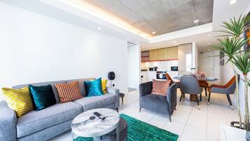 Superior Apartment, City View | Living area