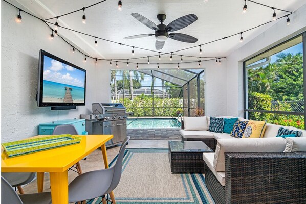 Outdoor dining