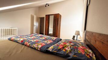 3 bedrooms, WiFi, bed sheets