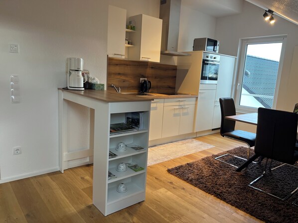Private kitchen - Sonnenhalde panoramic view, new building and quiet location. (Freudenstadt)
