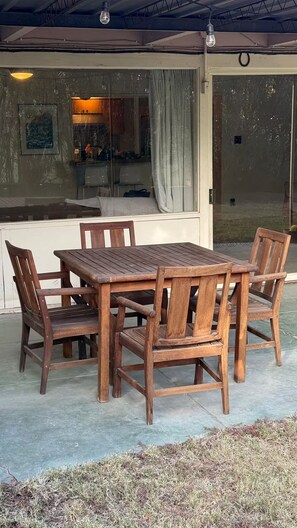 Outdoor dining