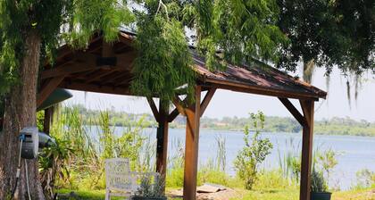 Charming bungalow in beautiful Punta Gorda!