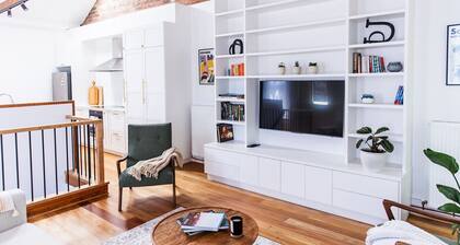 Napoleon, 2 min to Gertrude St