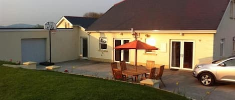 House | Outdoor dining