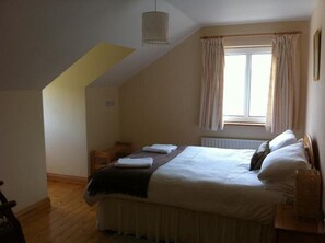 6 chambres, fer et planche à repasser, Wi-Fi gratuit, draps fournis