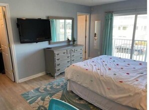 4 bedrooms, desk, iron/ironing board, free WiFi
