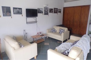 Living area - Apartment Sleeps 4 With Private Pool (Jumilla)