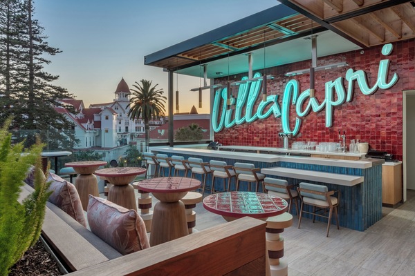 Breakfast, lunch, dinner served; American cuisine, sea views