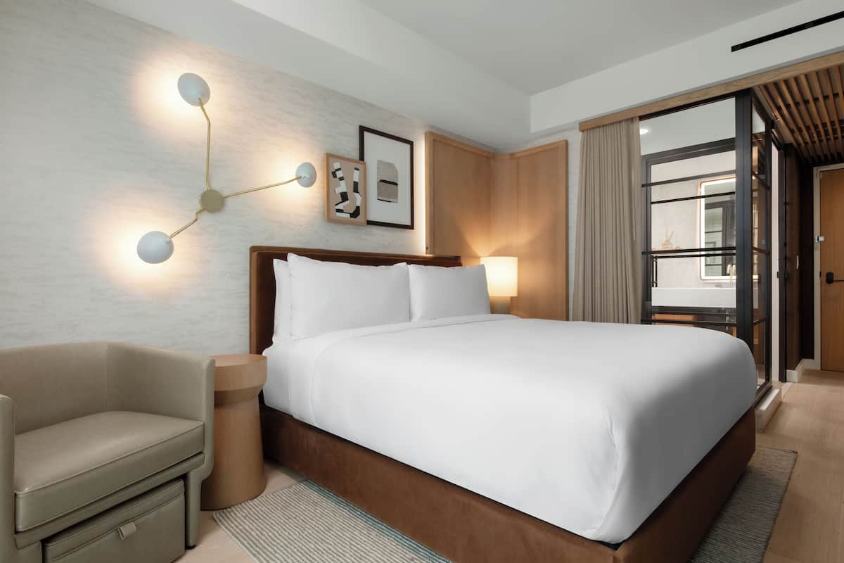 Luxe beddengoed, pillowtop-bedden, een kluis op de kamer